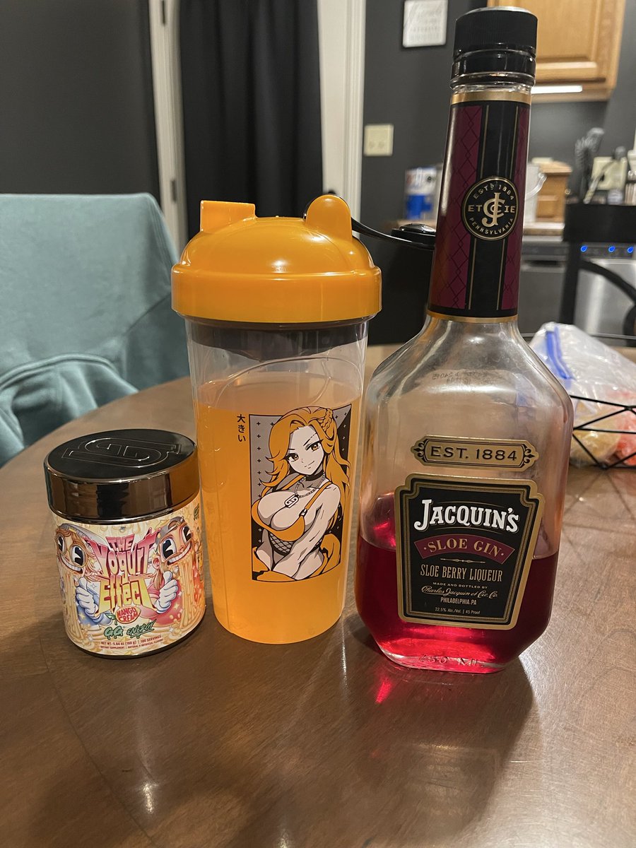 matthawkins98's tweet photo. If you use the correct sloe gin, you get the yogurt effect 
@ColdOnes @maxmoefoe @anything4views https://t.co/efMza9XuAa