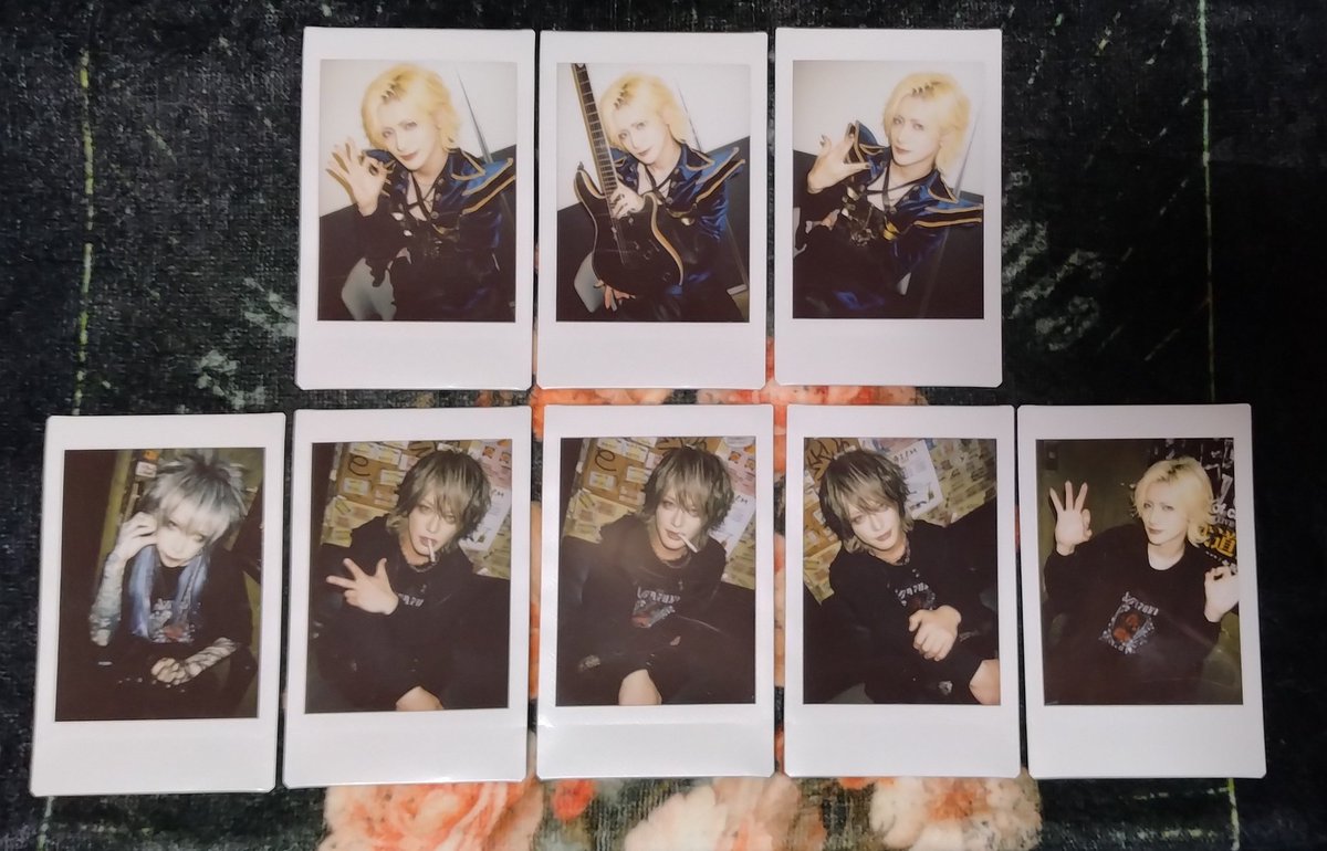 お譲り·交換】 Azavana チェキ2/27(金) 上段→Zepp Shinjuku 下段