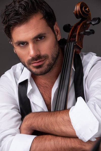 _AlexDev_'s tweet photo. Siamo tutti d’accordo che meravigliosa creatura era per Hauser?
#Sanremo2026 https://t.co/xbNc0rYysH
