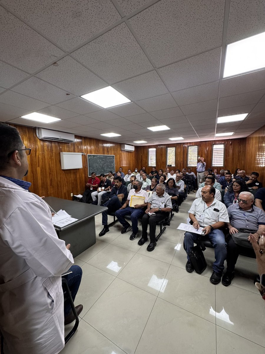 sicotrapej's tweet photo. Que tal !! Hoy ya estamos en las #juntaslocalesparalossecretariosdeprevisionsocialanteelimss en las instalaciones de la clínica #03 del oriente de Guadalajara!! A quien agradecemos la bienvenida #sicotrapej #transportepublico https://t.co/pxp15rC0P8