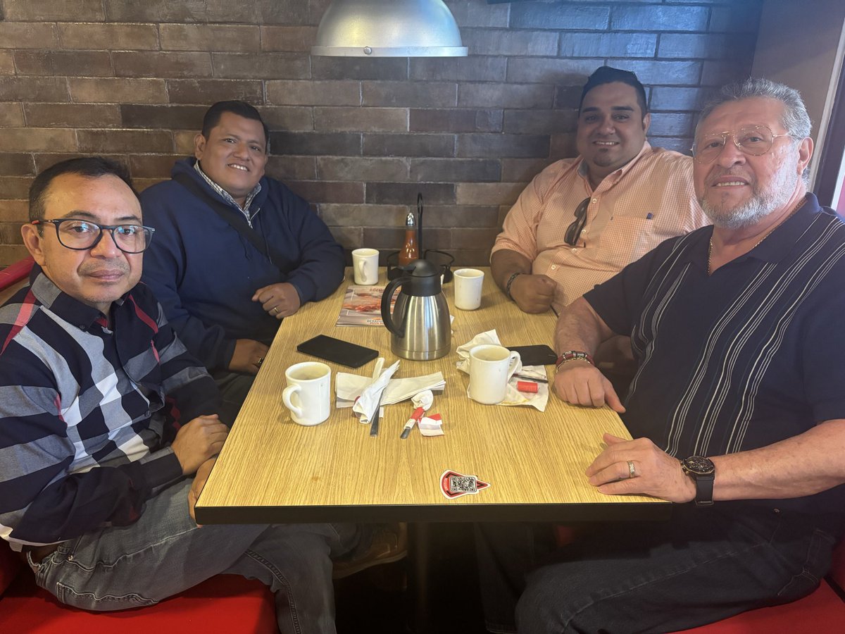 GabrielBanos7's tweet photo. Reunion de planificación de cara al #28F2027  con el presidente del
Partido #GANA en USA 🇺🇸. Dr Max Díaz https://t.co/U8CBQtyxFP