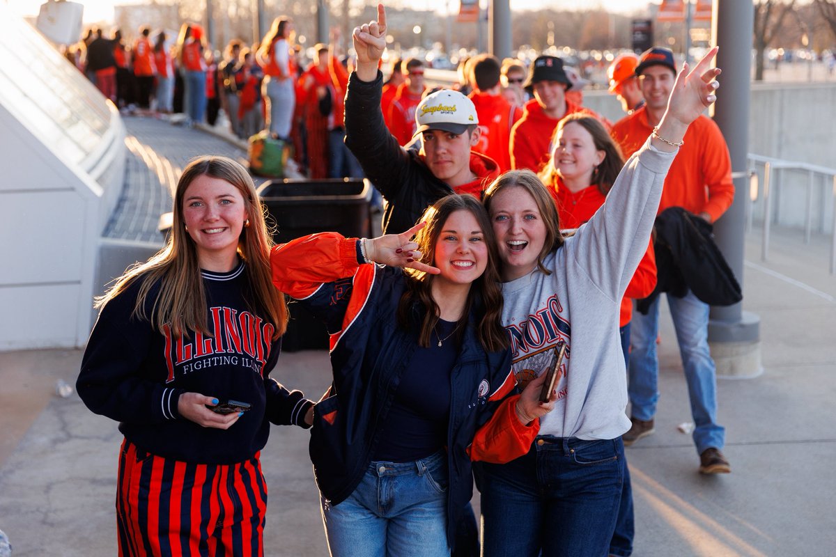 The Champaign Room tweet media