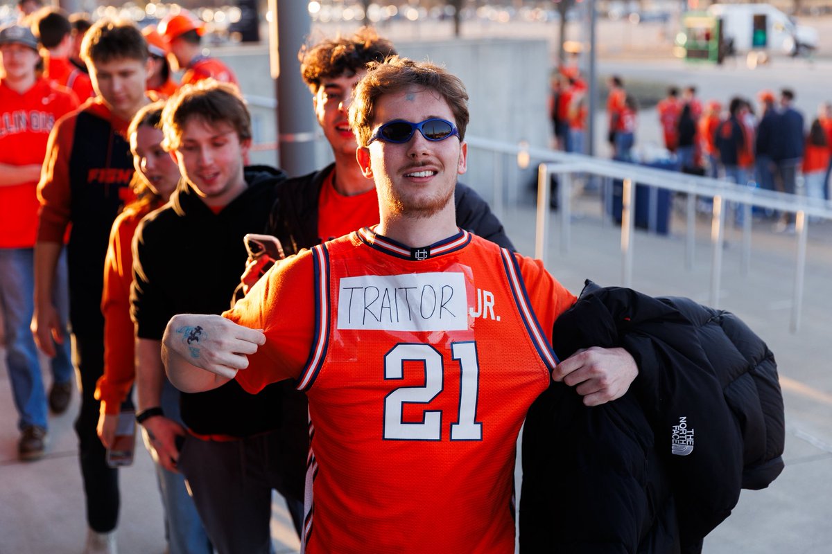 The Champaign Room tweet media