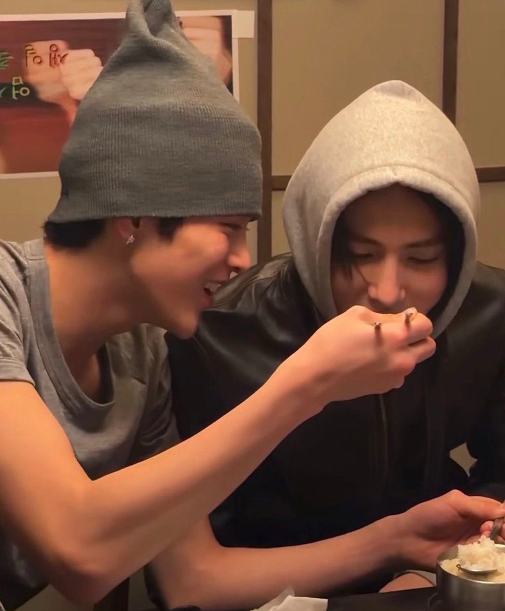 🐶: i am happy that seonghyeon is in cortis