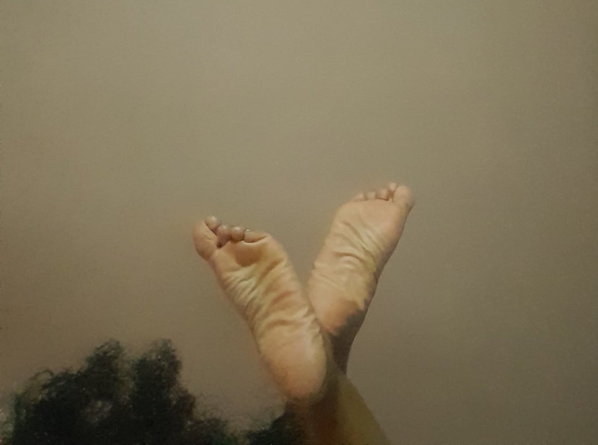 SouthFetish's tweet photo. The best view in the pose from Empress "Lemon" π€€π£π #thepose #feet #soles #wrinkles #toes #solefulsunday #feetgoddess #chudai #feefetishnation https://t.co/xDHvAOBPVe