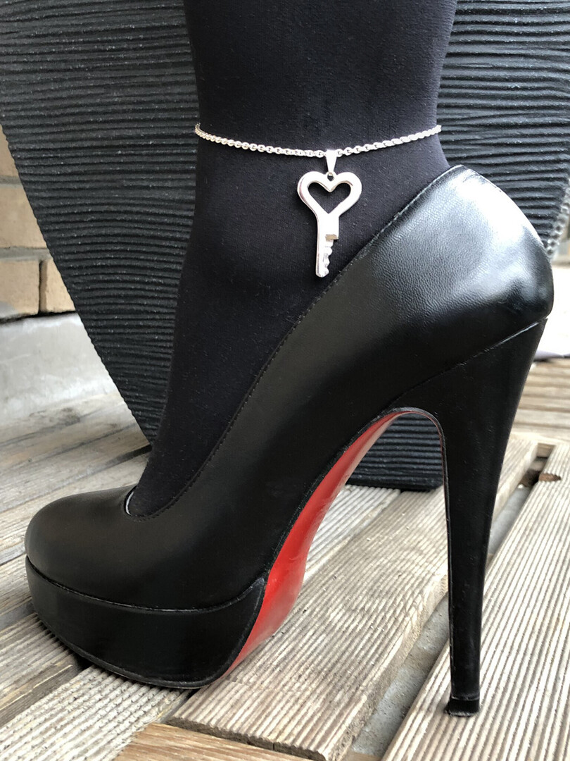MissLondonShoes's tweet photo. Like and retweet if you love these shoes! 👠 #shoes #highheels  #loveshoes  #hotheels https://t.co/W2StkmTw4d
