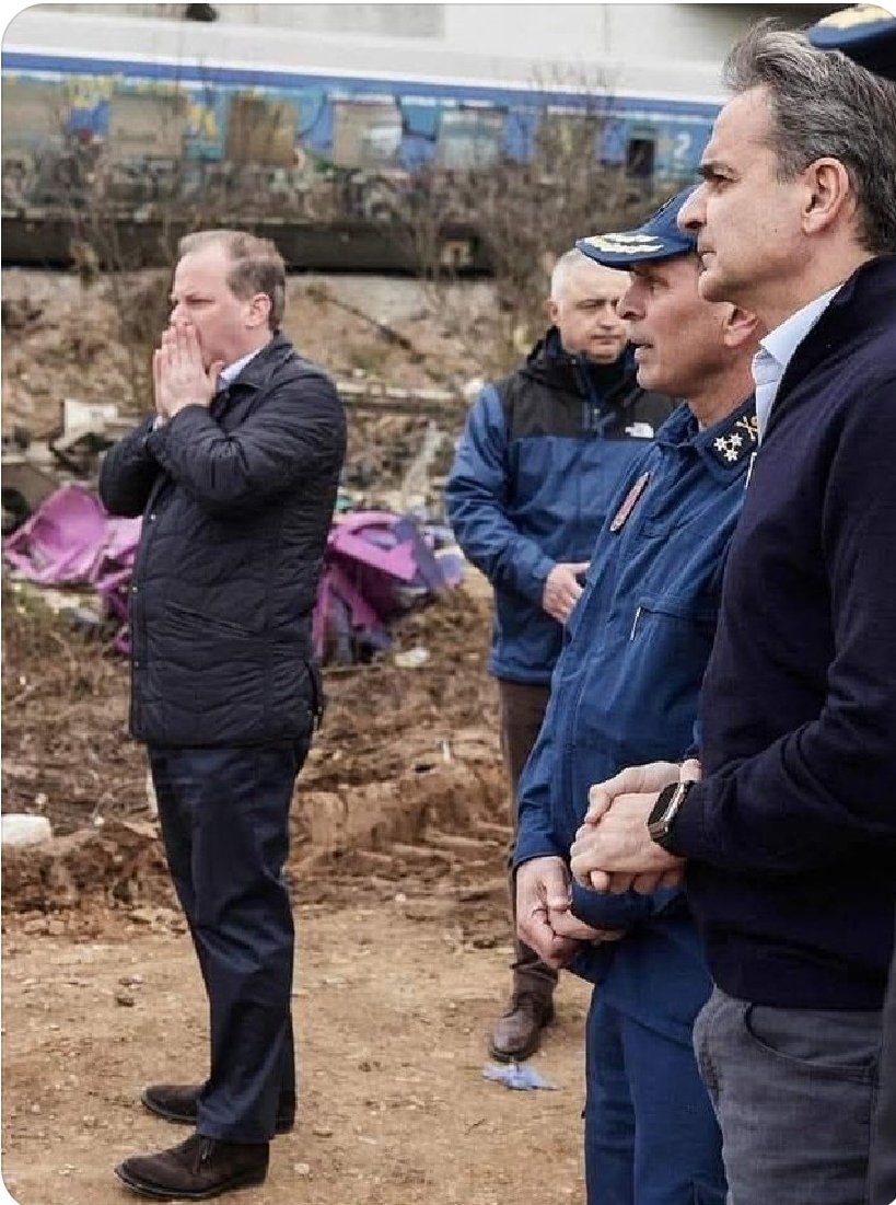 MAREALTE's tweet photo. Δυστυχώς για σας ο κόσμος δεν ξεχνάει,
δεν προσπερνά,
δεν βαρέθηκε και απαιτεί δικαιοσύνη!
#ΣΥΓΚΆΛΥΨΗ #ΤΕΜΠΗ https://t.co/xYxvBvxRZr