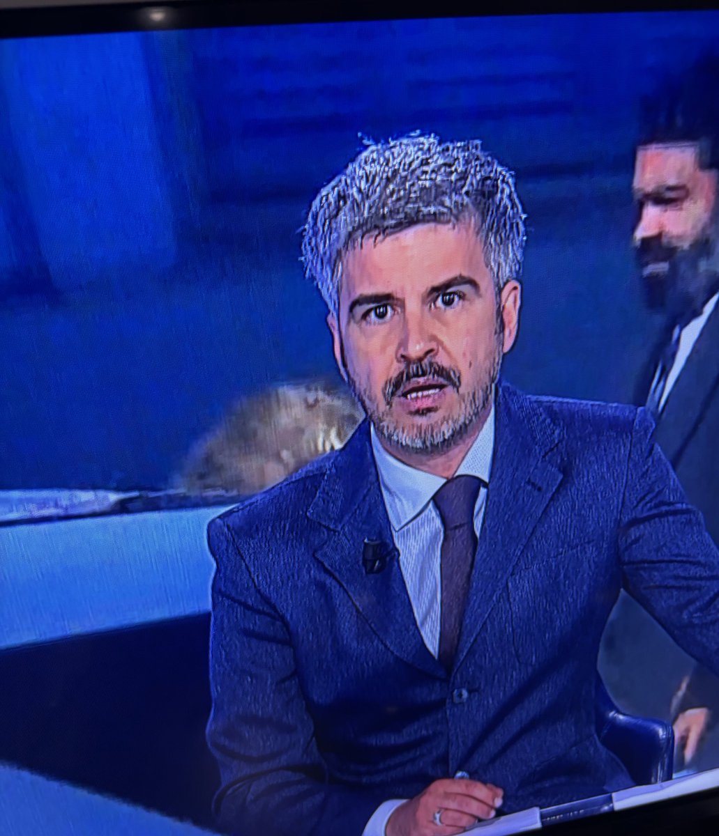 Unipotesi's tweet photo. Guardando la pubblicità SOLO PER QUESTO BEL PORNOBAFFO 
#Sanremo2026 https://t.co/I89HWPmwKW