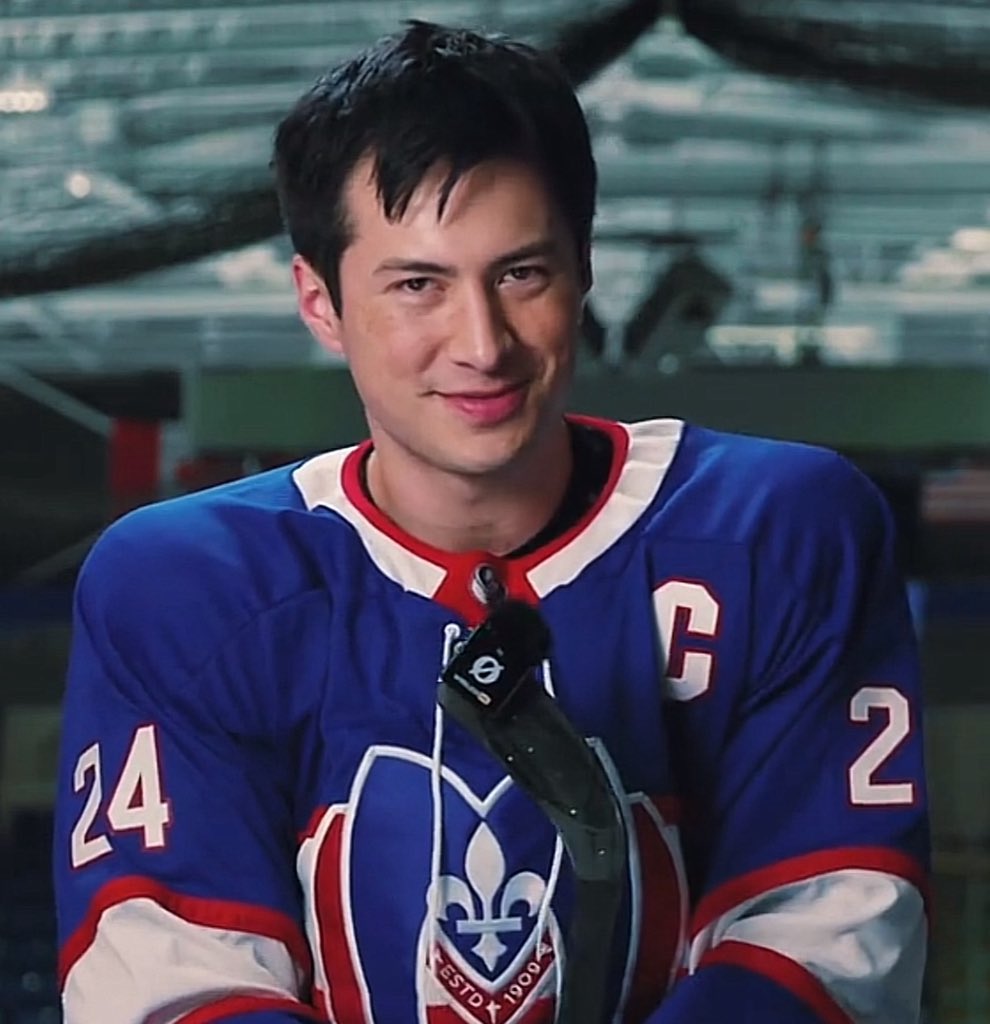 i just know they’d love to talk about their bisexual boyfriends together