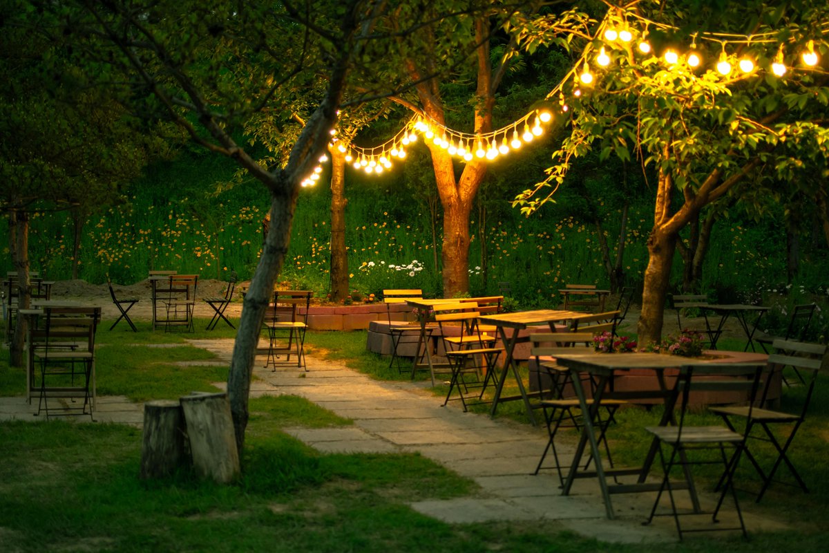 porchpondpatio's tweet image. Light up your porch, pond, or patio with lovely string lights that add instant warmth and charm. Perfect for relaxing nights or outdoor gatherings, they create a glow you’ll love all season long.  porchpondpatio.com

#PorchPondPatio #StringLights #OutdoorLiving #PatioDecor