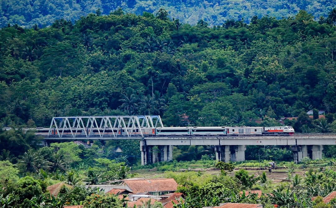 Kereta Api Indonesia tweet media