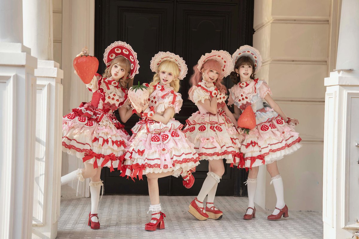 Roses on the Roof～ロリィタ＆クラシック【公式PR】 (@shiny5432