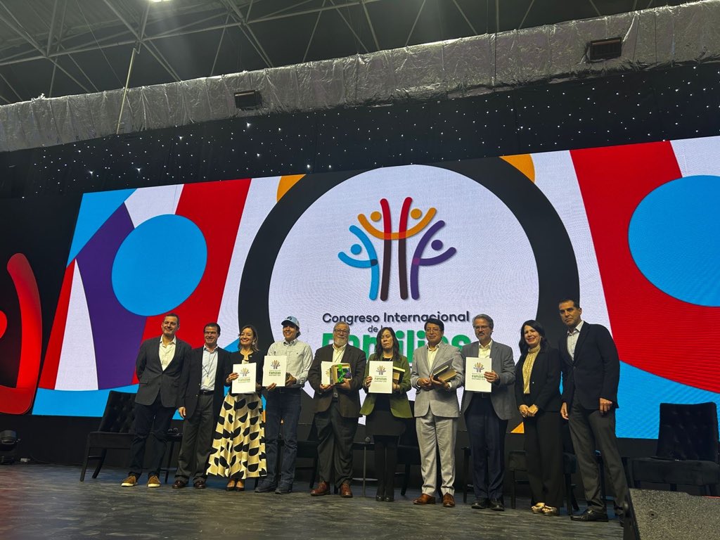 Inst. Juan Pablo II tweet media