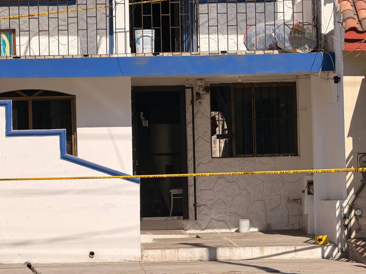 Eco1_LVM's tweet photo. 🚨🚨🚨Mazatlán -Sinaloa-

Mataron en su casa, a madre buscadora integrante del colectivo Corazones Unidos.

-Rubí Patricia Gómez Tagle

Tenía una cita y al no llegar sus compañeras llamarón a la línea de emergencia, quienes al llegar a su domicilio del fracc. Jabalíes, localizaron su cuerpo con una herida en el cuello, al parecer de arma blanca.

Rubí Patricia, tenía algunos meses buscando a su hijo.

Integrantes del colectivo mencionaron que Rubí Patricia, junto con otras integrantes realizaban búsquedas en el sur de Sinaloa.