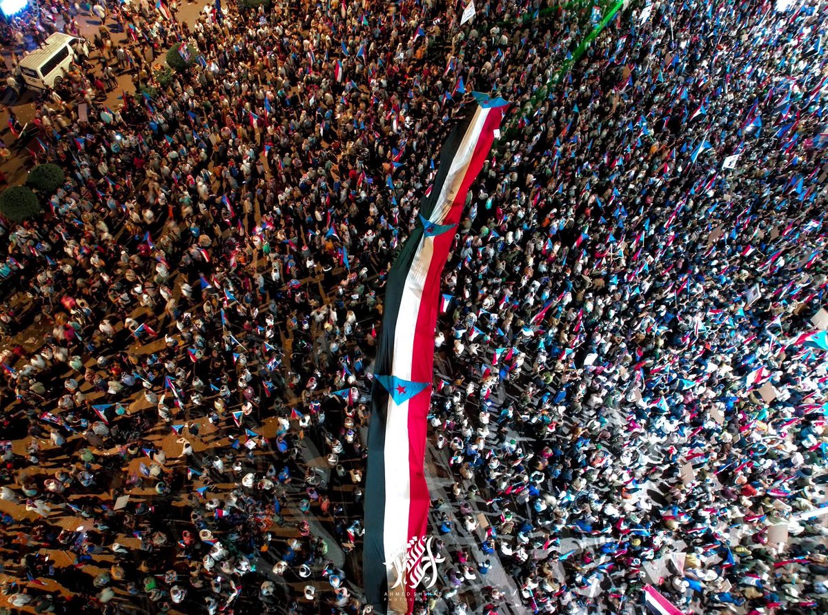العدد الكبير من المتظاهرين قد يكون وبالاً إذا كان مشتتاً بالنزاعات والفرقة القوة الحقيقية تظهر عندما يلتف الشعب حول رؤية مشتركة وقيم جامعة، حيث يعمل الجميع كجسد واحد مهما اختلفوا.
5000 الف متظاهر في كل مظاهرة في الجنوب سيسمع عنهم كل العالم اذا كانوا منظمين.