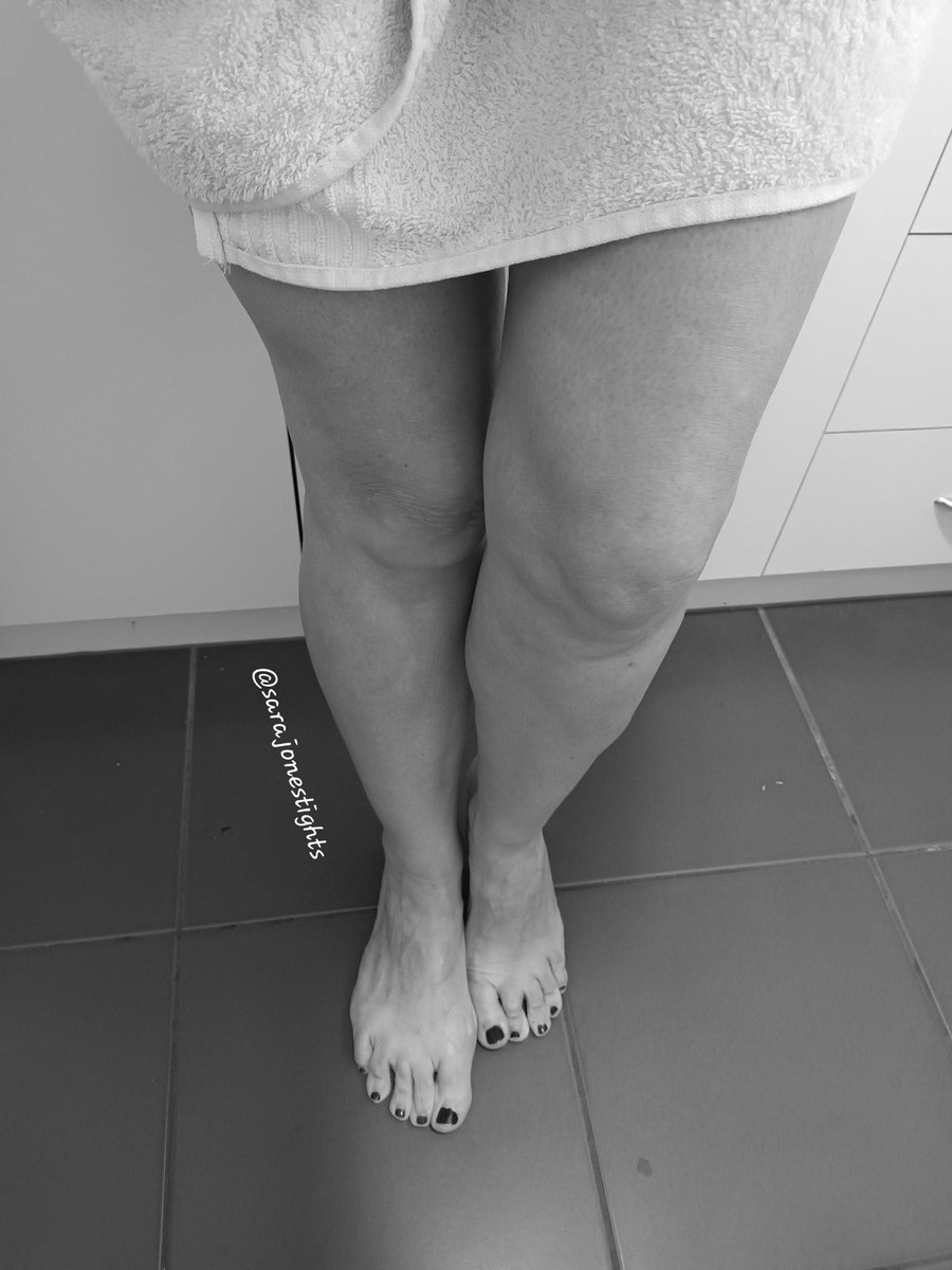 SaraJonestights's tweet image. Last run before the fun run tomorrow with @limewatch1.  I'll have to check my music later, but this one was playing as I got home.  Yeah, gotta remember to smile tomorrow ☺️ 🏃‍♀️. #runner #legs