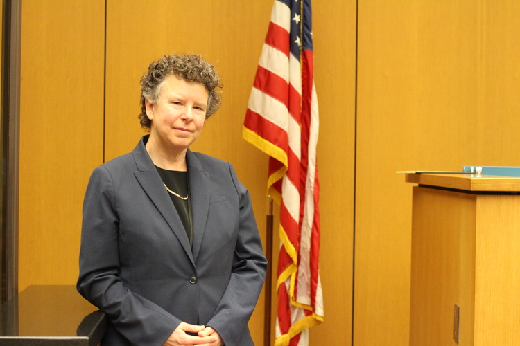 Ladies and gentlemen, judge Karin Schwartz.