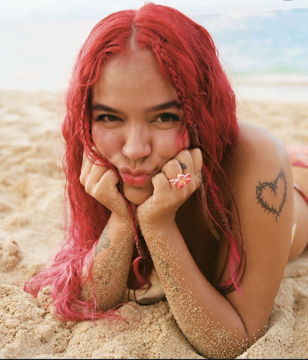 Día 9: Foto favorita: Era del cabello rojo. ❤️

Te amo ❤️❤️❤️
#30DíasConKarolG