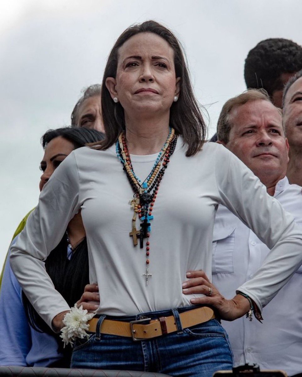Yo estoy con nuestra líder indiscutible, <a href="/MariaCorinaYA/">María Corina Machado</a>
