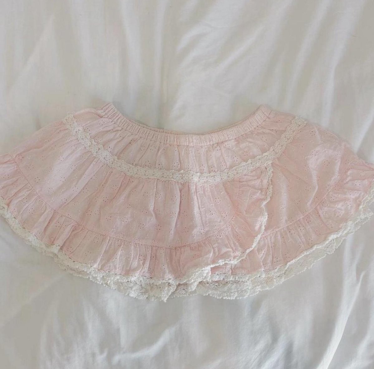 αngel ໒꒱ tweet media