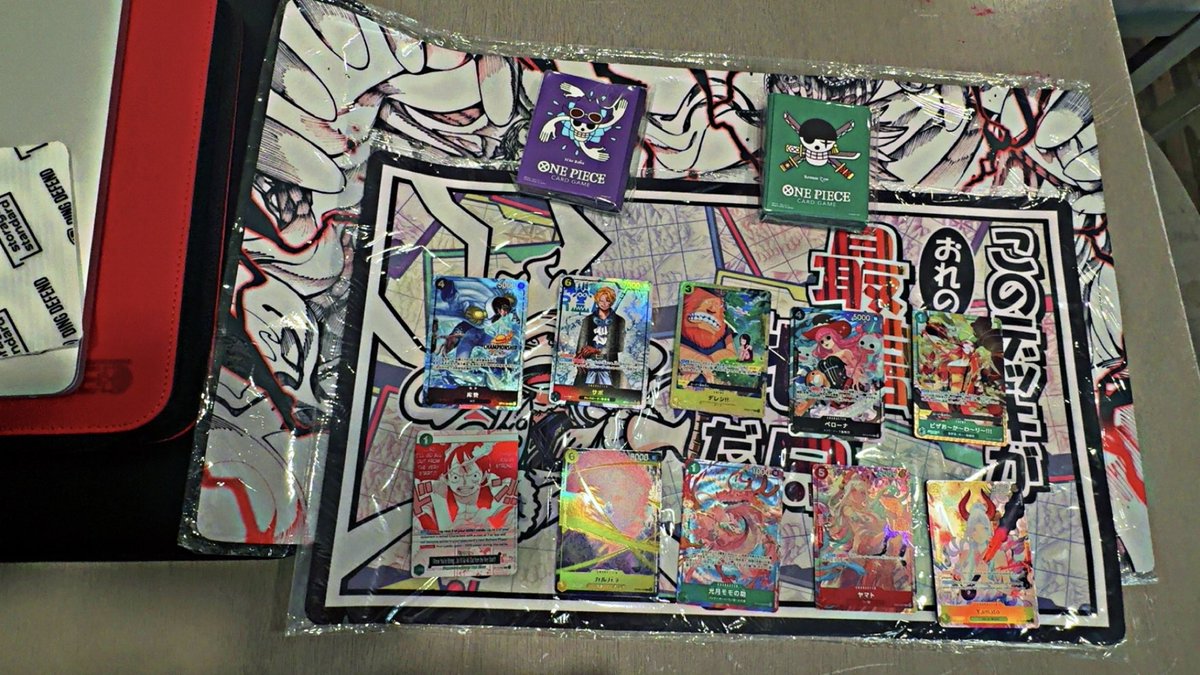 JuanLugo717's tweet photo. Got my mats ,sleeves, and Promos 🔥🔥🔥@E_S_Collectible  everything was package amazing!! https://t.co/BGQY10SNAP