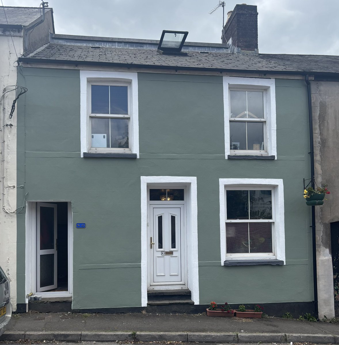 #HONESTMAN4HIRE tweet media