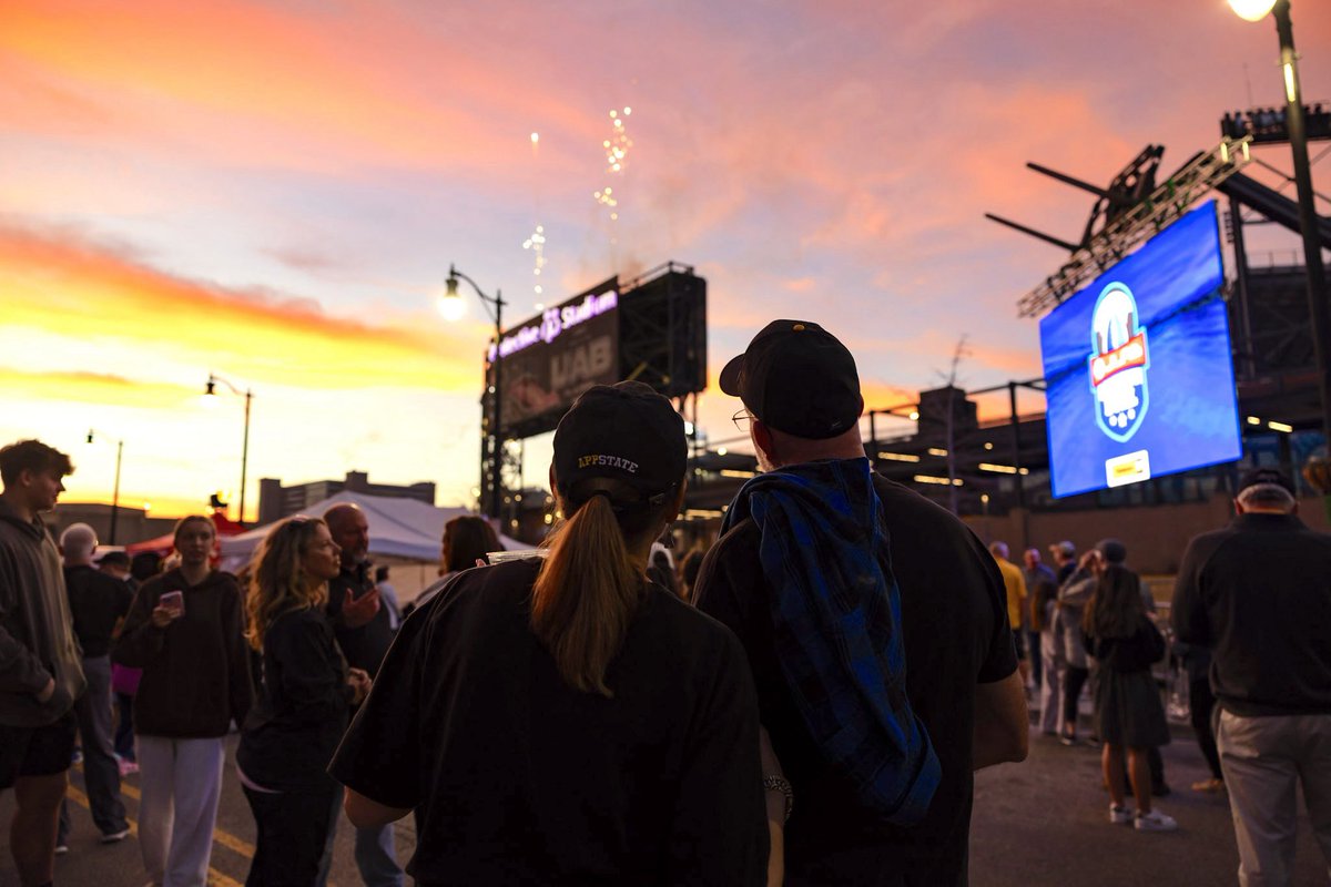 JLab Birmingham Bowl tweet media