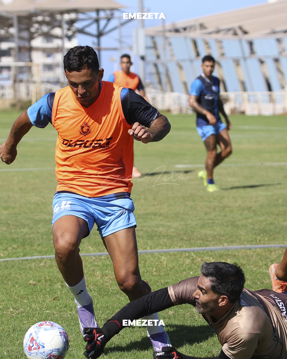 💯🔥

#VamosPumas 🐾🔵⚪

📸 <a href="/MiguelZamoraC/">Miguel Zamora C</a>