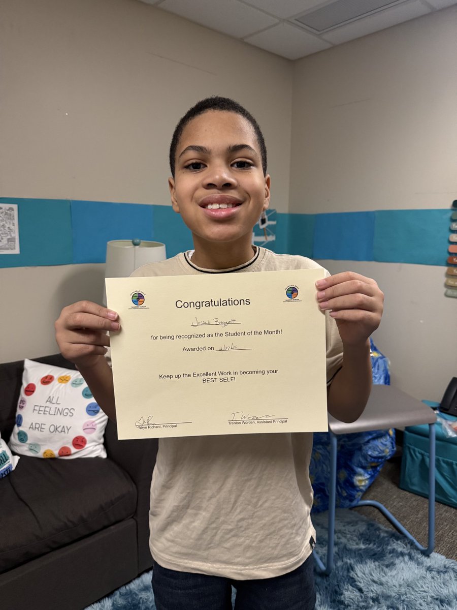 Sanders SELF tweet media