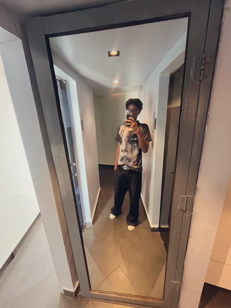 KellyDkf tweet media