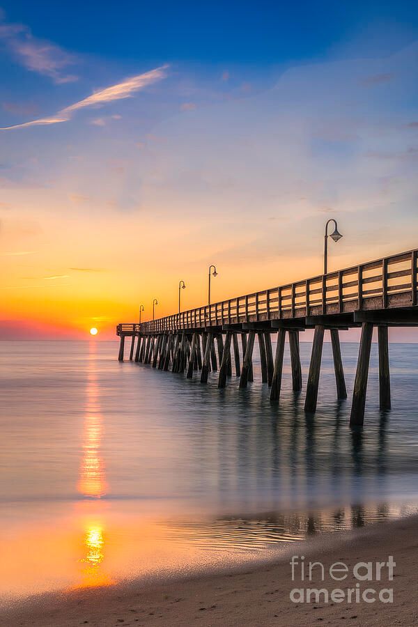 shelia_hunt's tweet photo. There's truly something about those coastal sunsets. I love how the pier and sunset are reflecting in the water in this new artwork: https://t.co/X9YnOxOtwg 

#FineArt #WallArt #SunsetPhotography #SheliaHunt https://t.co/rCP36Mceyv