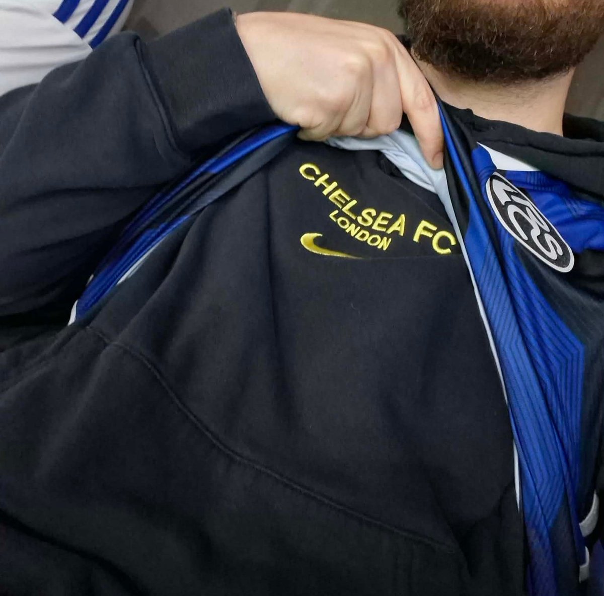 polkaa18's tweet image. @ChelseaFC @RCSA Deux amours et pour toujours 💙🤍 #MerciBoehly #BluecoIn #RCSARCL