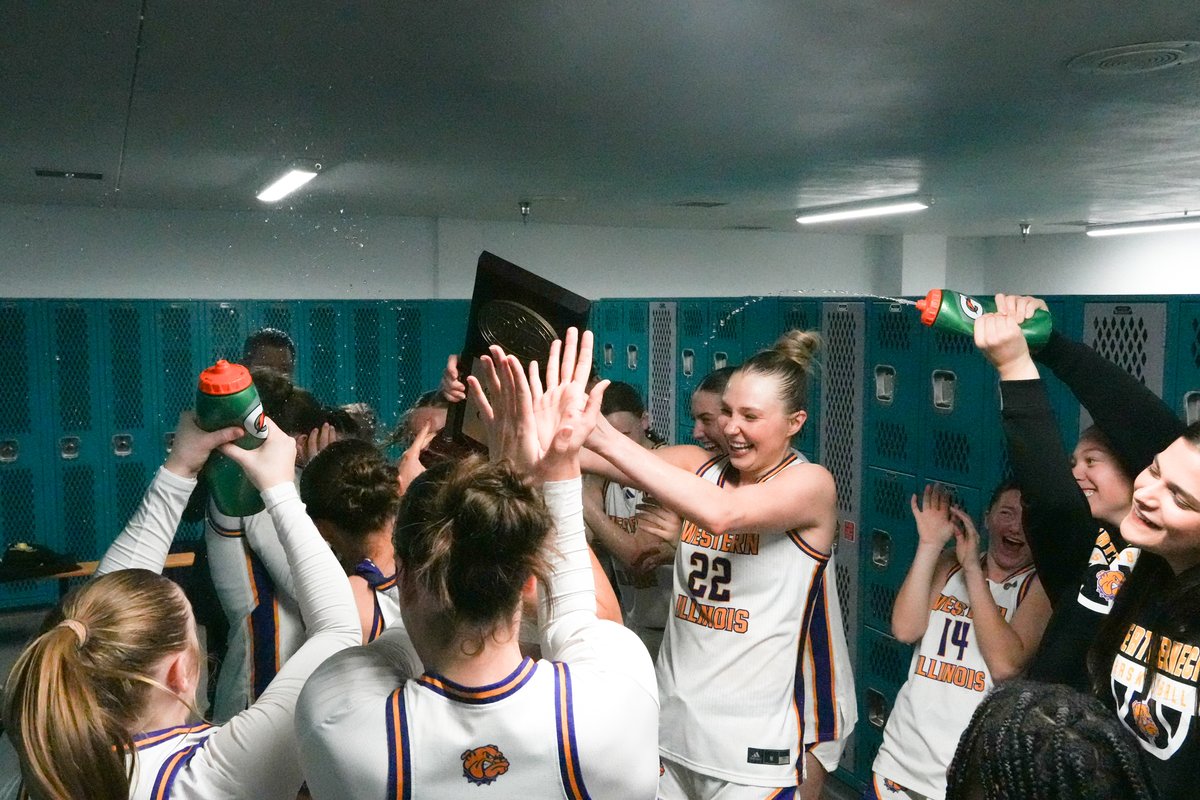 WIUWBB's tweet photo. Swipe to watch us celebrate clinching first in the OVC🏀

#GoNecks | #OneGoal https://t.co/aBiZ0dw5M6