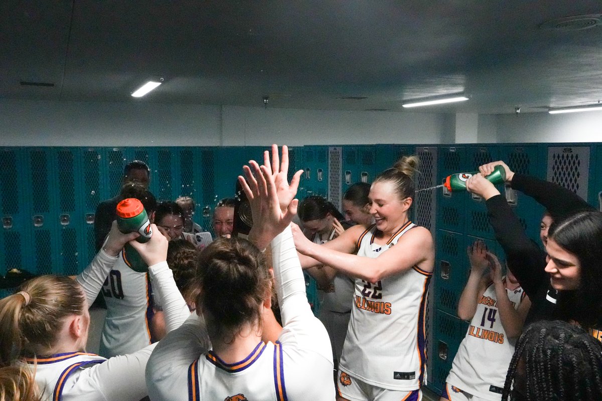 WIUWBB's tweet photo. Swipe to watch us celebrate clinching first in the OVC🏀

#GoNecks | #OneGoal https://t.co/aBiZ0dw5M6