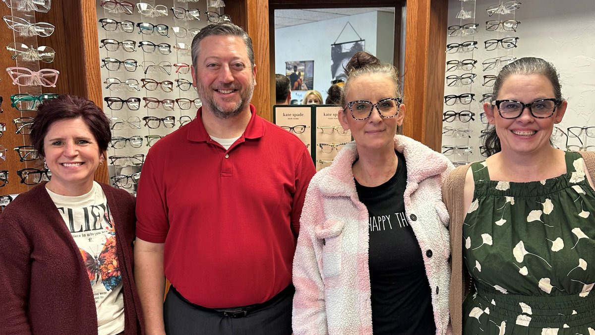 nJoy Vision's Beverly Fox enjoyed spending today with Dr. Todd Kenmore and the Kenmore Eyecare Center staff talking about #LASIK, #EVOICL #LensReplacement, #CataractSurgery for their patients. Thanks Dr. Kenmore and team!