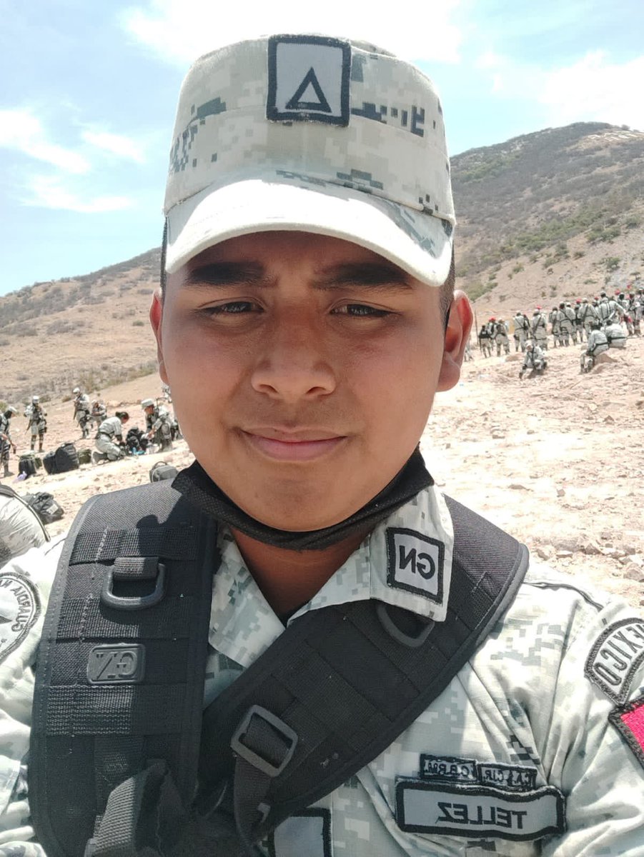 BeckyReynoso's tweet photo. Una madre que no quiere enterrar dudas 

Irving Alexis, elemento de la Guardia Nacional de 23 años, murió tras los hechos violentos en Jalisco.

Su madre fue presionada por personal de la Guardia Naciobal para que aceptara que el único cuerpo que queda en el Instituto de Ciencias Forenses es el de su hijo,  el cuerpo está calcinado y aún espera confirmación por ADN.

Esta madre  exige algo básico: saber realmente es su hijo.

No presiona por tiempos
No pide privilegios
Solo quiere certeza