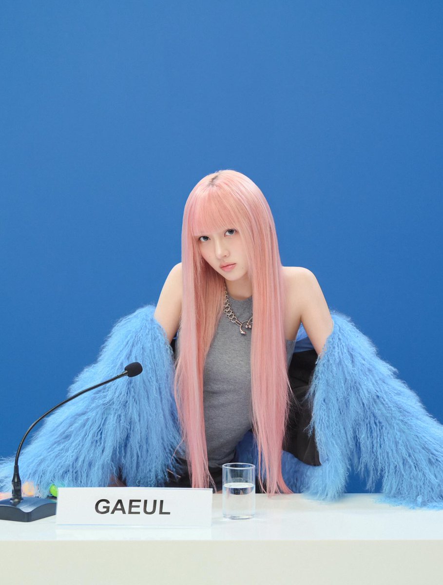 GAEUL, 김 tweet media