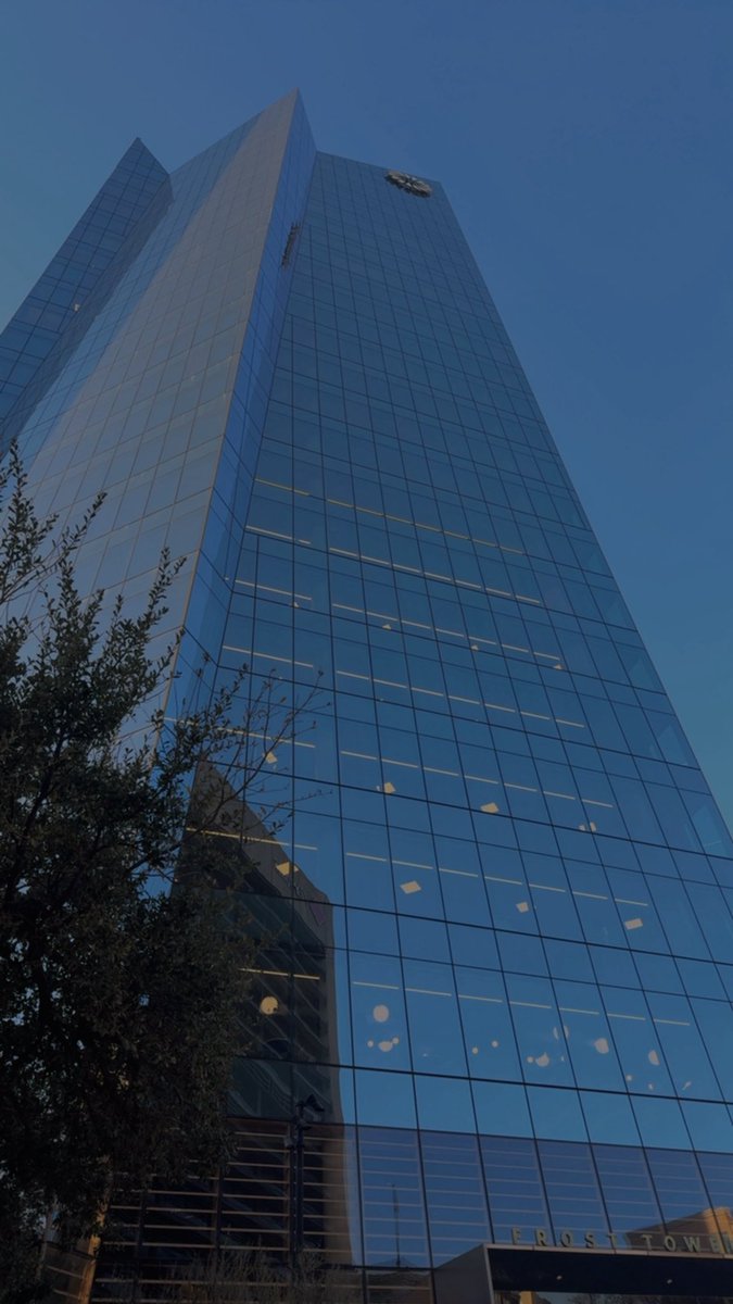 soynahime's tweet photo. Economy Forum 2026.
Conferencia del Dr. M. Ray Perryman en la Frost Tower, San Antonio, Texas. 🇺🇸

Análisis económico, proyecciones y contexto global para tomar mejores decisiones. Actualización constante y visión estratégica. 📊 https://t.co/NxsVeAaO9F