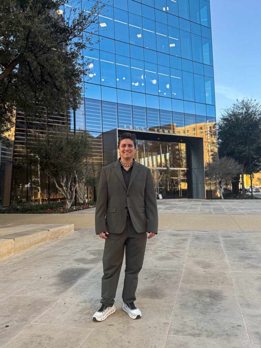 soynahime's tweet photo. Economy Forum 2026.
Conferencia del Dr. M. Ray Perryman en la Frost Tower, San Antonio, Texas. 🇺🇸

Análisis económico, proyecciones y contexto global para tomar mejores decisiones. Actualización constante y visión estratégica. 📊 https://t.co/NxsVeAaO9F