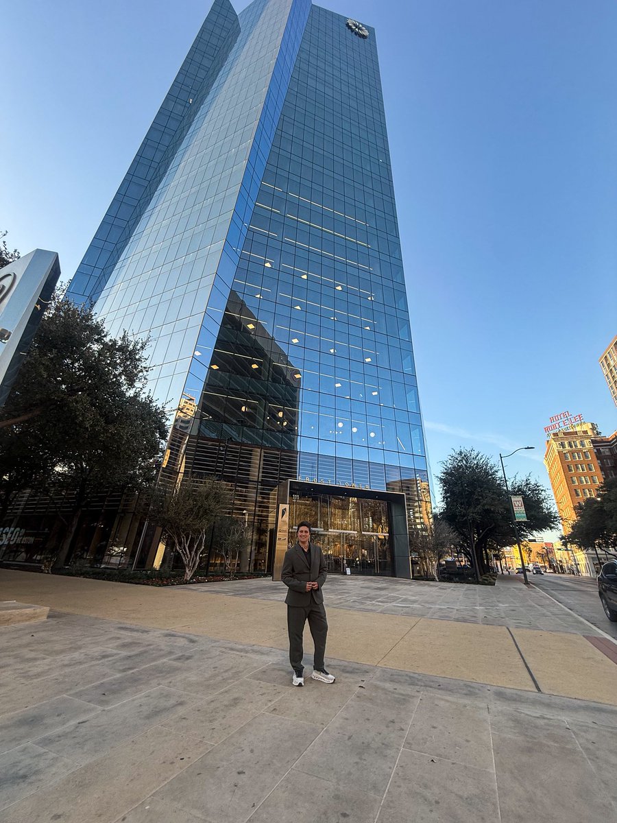 soynahime's tweet photo. Economy Forum 2026.
Conferencia del Dr. M. Ray Perryman en la Frost Tower, San Antonio, Texas. 🇺🇸

Análisis económico, proyecciones y contexto global para tomar mejores decisiones. Actualización constante y visión estratégica. 📊 https://t.co/NxsVeAaO9F