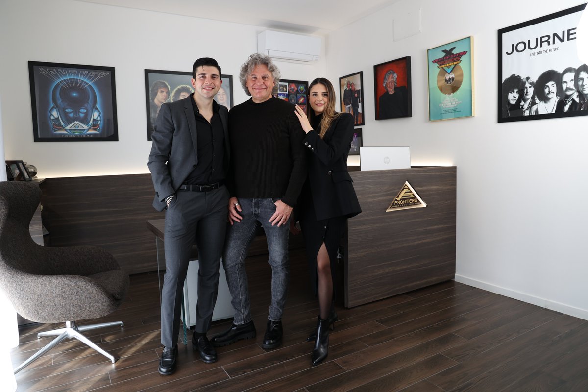 FrontiersMusic1's tweet image. 30 years of Frontiers...

This is a love story: for music, for people, for dreams.
And it’s a story built on family.

Read Serafino's full 30th Anniversary Celebration speech here: facebook.com/share/p/1GYp3u…
 
Don’t Stop Believin’ 🤘

#Frontiers #30Years #MusicIndustry