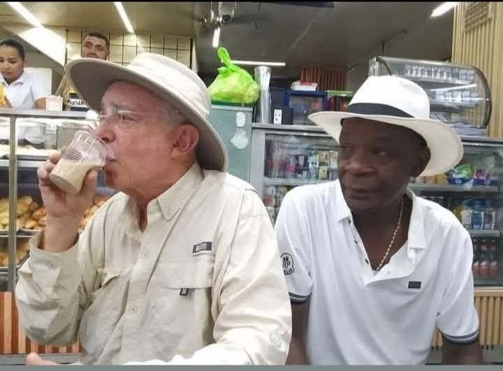 El negrito se torció con Uribe Rafa 
Jajaja jajaja jajaja mentira