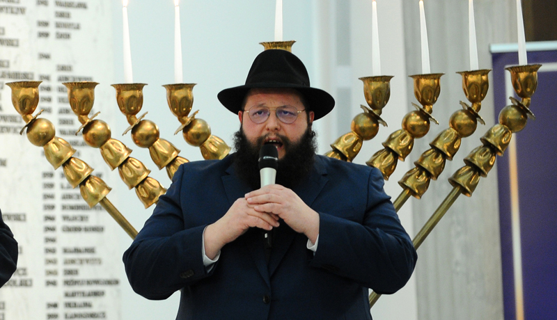 chabad lubawicz do delegalizacji

ta syjonistyczna sekta głosi nieakceptowalne rasowe hasła
roi im się że są rasą panów 

oni drwią z naszej konstytucji i państwa prawa