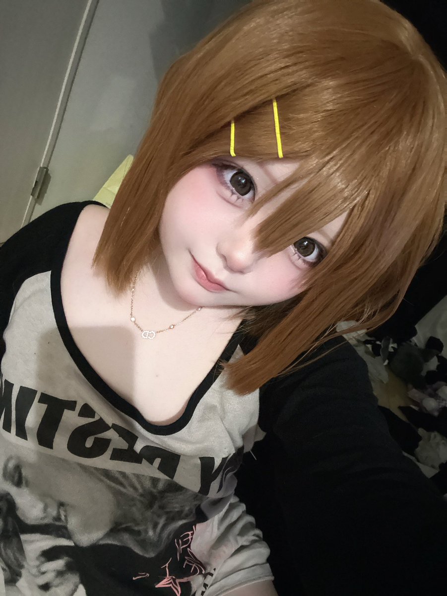 miniwa_239's tweet photo. けいおん唯ちゃんウィッグ、前に作ったのが気に入らなくて作り直しまちた😆🎶
ネイルと部屋着で自我出まくってて滝汗 https://t.co/5WmH1RvhoU