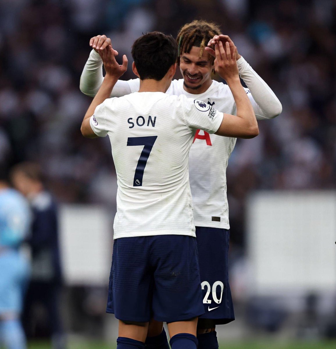 librarygreenie's tweet photo. dele: i remember there was one time me &amp; sonny were warming up on the side to come on it was at the new stadium &amp; the fans were singing our songs we just stopped &amp; he was like “we might never get this feeling again in our lives” it was such an incredible feeling- https://t.co/l515ptpvtm