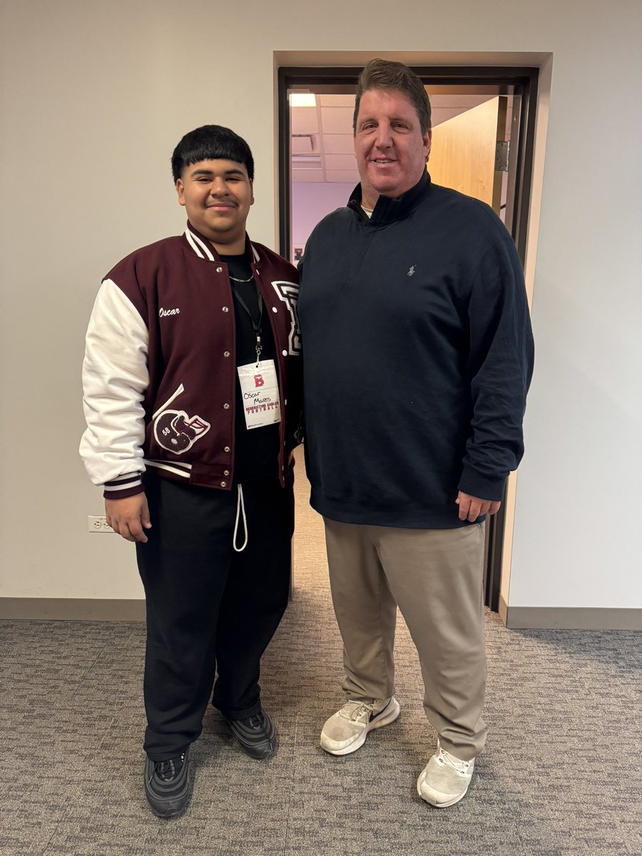 Oscar Mares tweet media