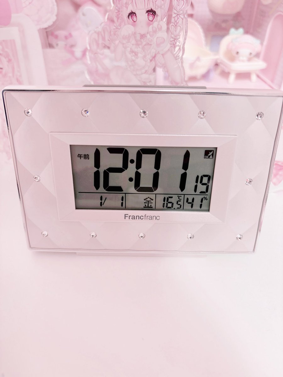 my new cutest clock from frankfrank ♡૮₍ɵ̷﹏ɵ̷̥̥᷅₎ა