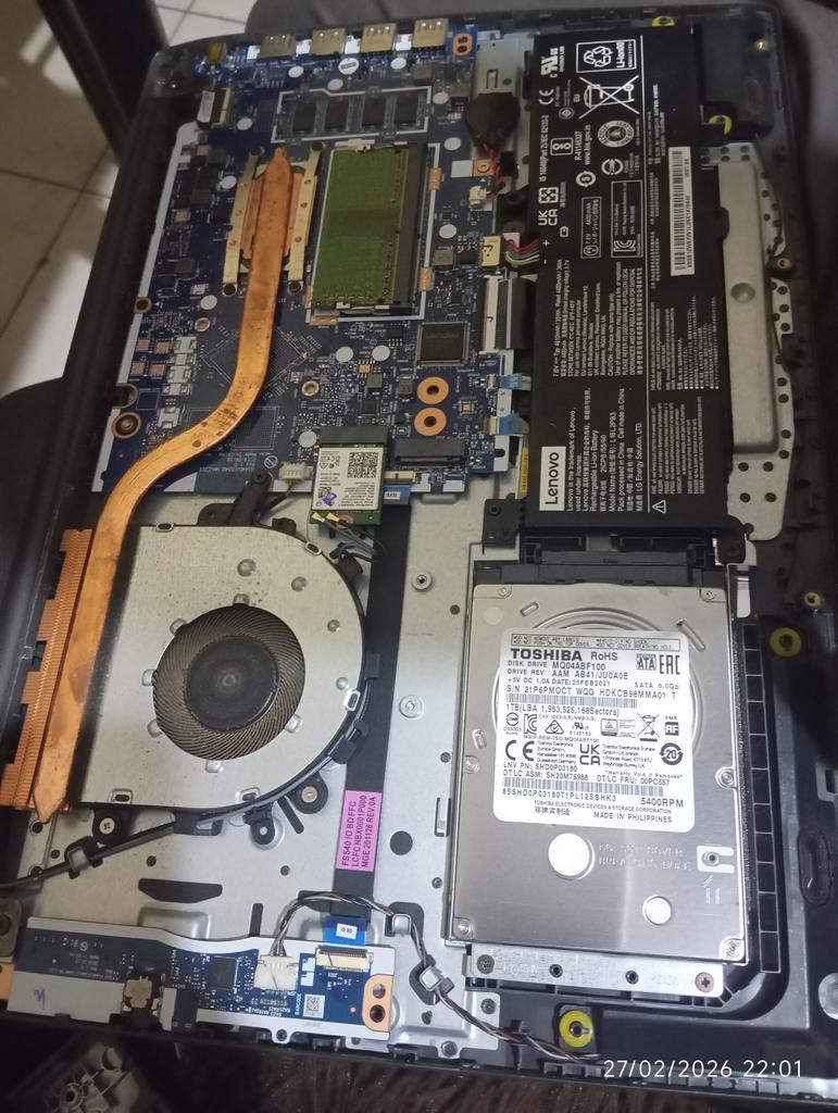 Nafungua lapi napata kumbe niliwekewa ram ya 4 na kwa settings wanasema ni  ram ya 8 hii Nairobi kuoshwa ni kawaida 😂😂😂💔