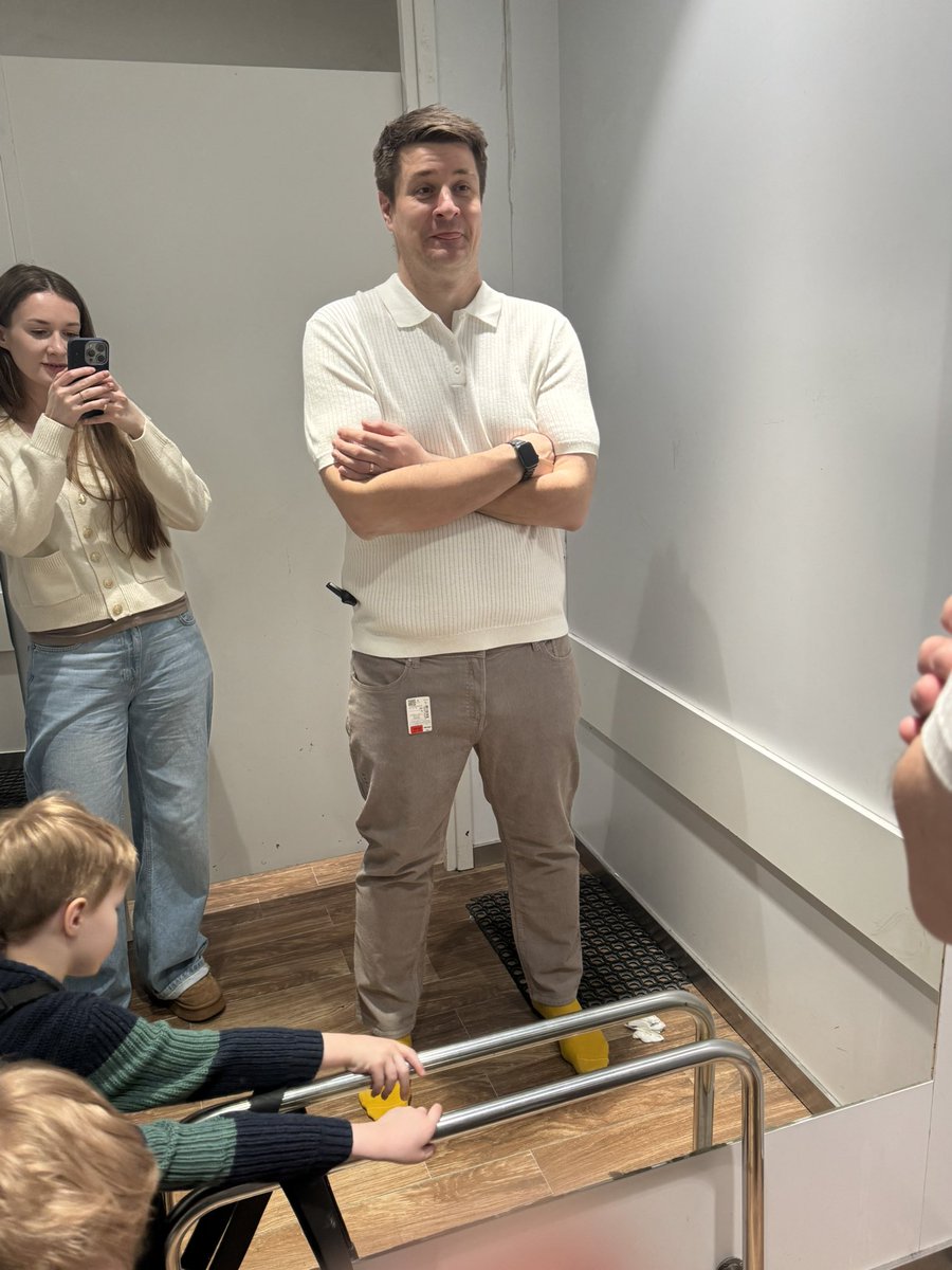 Маленький Великан tweet media