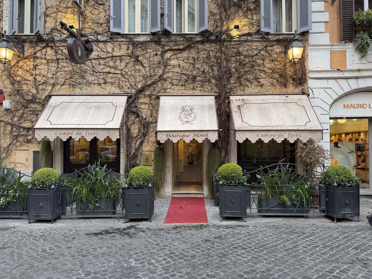 rly cool girl tweet media